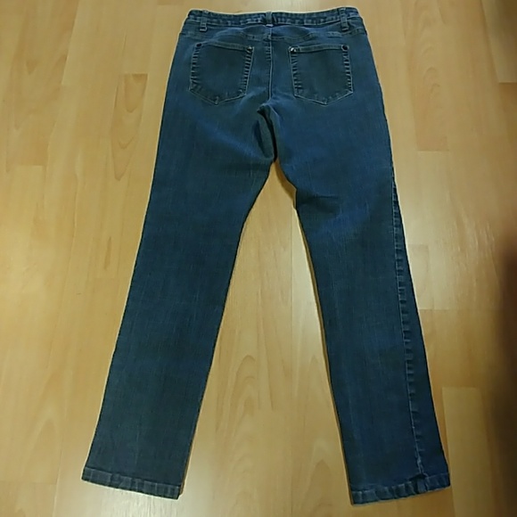 Mix It Dark Wash Jeans. Size 12 - Picture 5 of 5